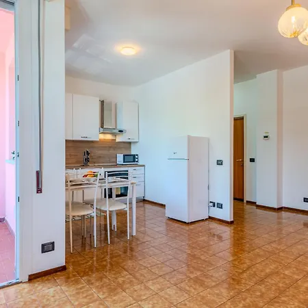 شقة Dei Giardini By Interhome